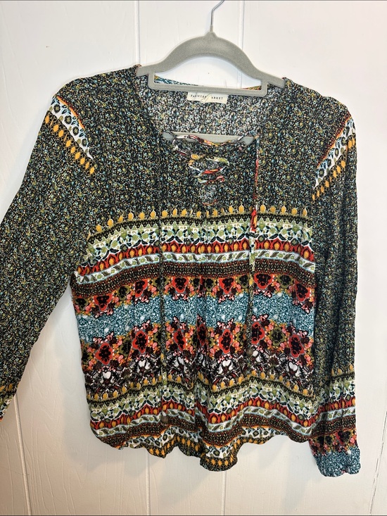 Farmers Market Tops - Paisley & Gray Multicolor Lace-Up Boho Tunic - Floral Stripe